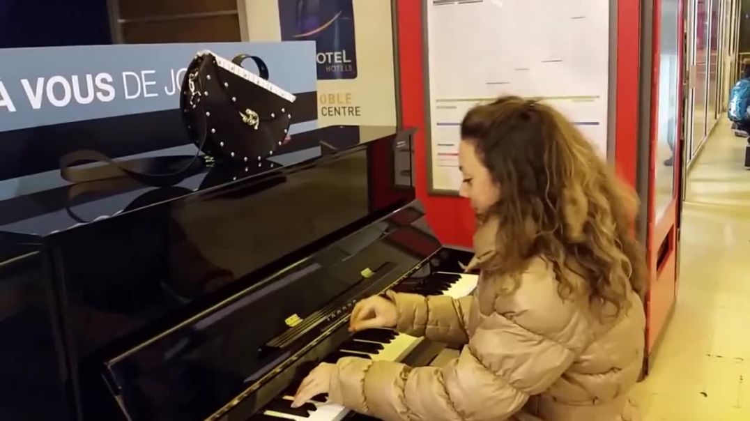 Myriam 2 mn darret avec Chopin en gare de Grenoble