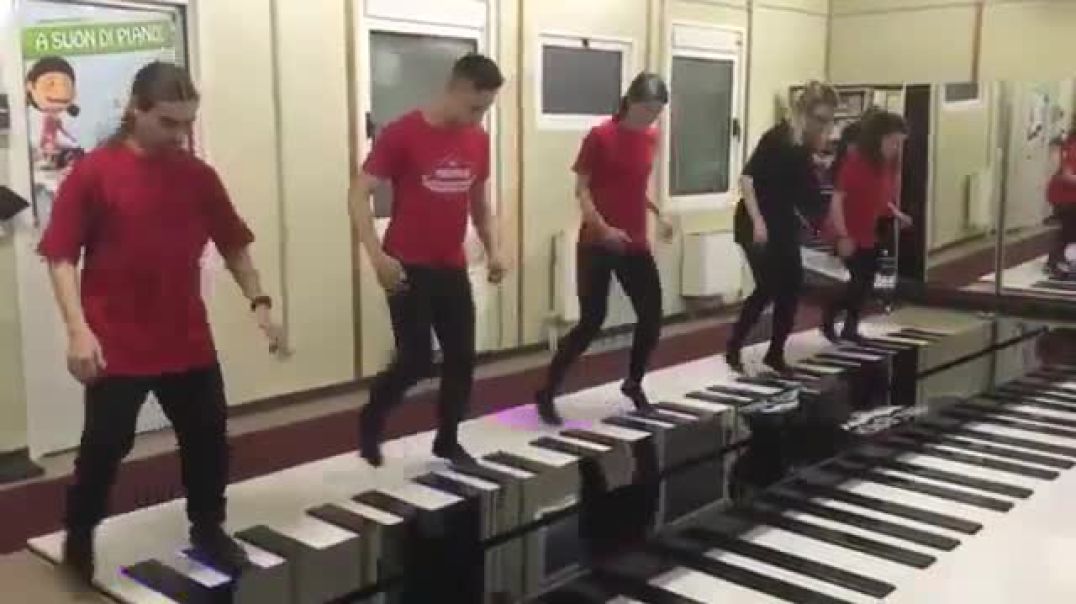 ⁣Professional Dance on Giant Floor Piano!