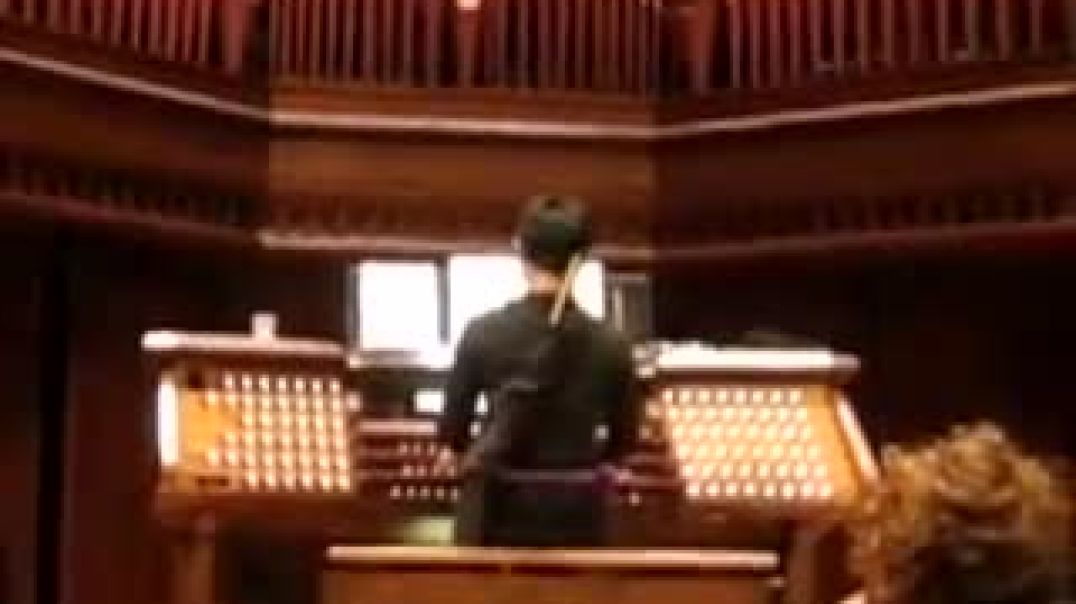 Super Mario, Tetris, Zelda, Star Wars on pipe organ